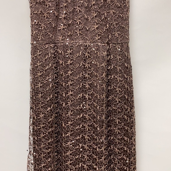 Adrianna Papell halter lace low back long gown - Picture 5 of 10